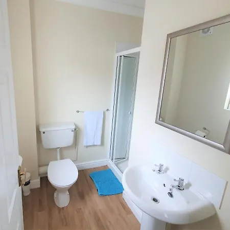 Friars Walk Houses With 2 Bedrooms, 2 Bathrooms, Fast Wi-Fi And Private Parking Sittingbourne Exterior photo