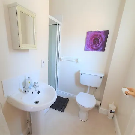 Friars Walk Houses With 2 Bedrooms, 2 Bathrooms, Fast Wi-Fi And Private Parking Sittingbourne Exterior photo