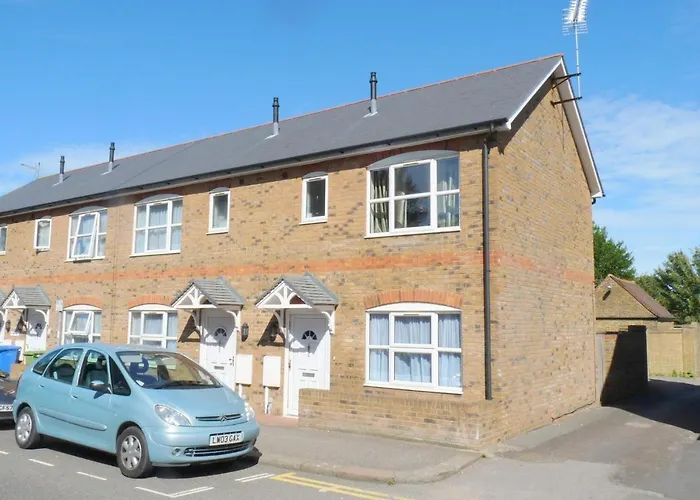 Friars Walk Houses With 2 Bedrooms, 2 Bathrooms, Fast Wi-Fi And Private Parking