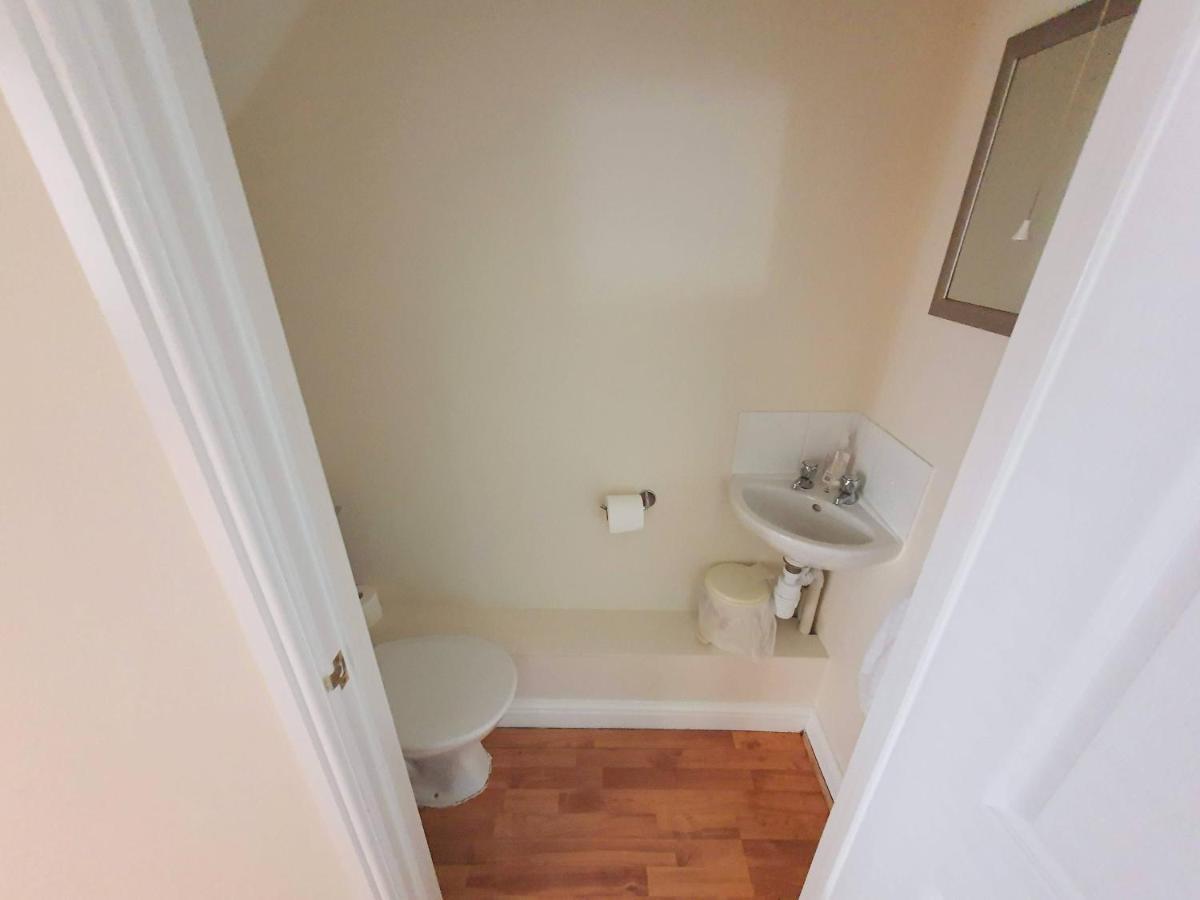 Holiday home Friars Walk With 2 Bedrooms, 2 Bathrooms, Fast Wi-fi And Private Parking *