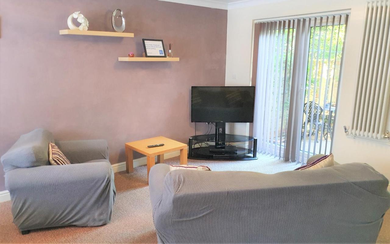 Friars Walk With 2 Bedrooms, 2 Bathrooms, Fast Wi-fi And Private Parking * Sittingbourne