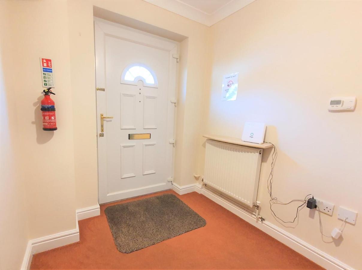 Friars Walk With 2 Bedrooms, 2 Bathrooms, Fast Wi-fi And Private Parking *