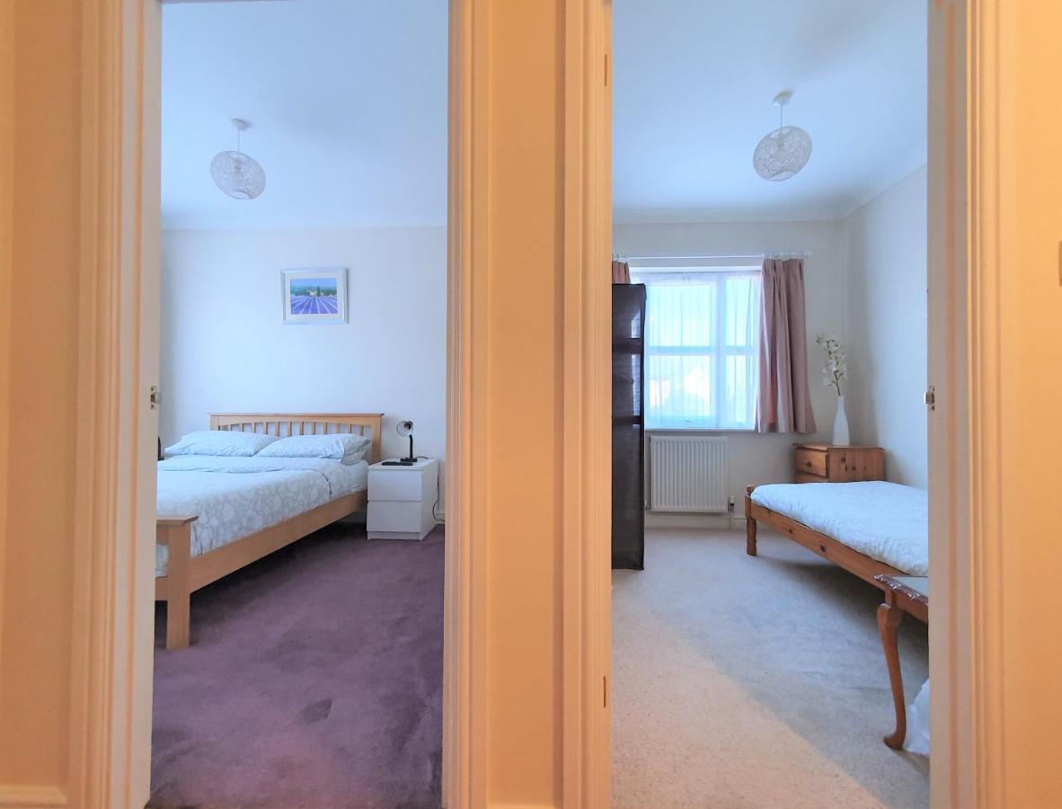 Friars Walk With 2 Bedrooms, 2 Bathrooms, Fast Wi-fi And Private Parking * Sittingbourne